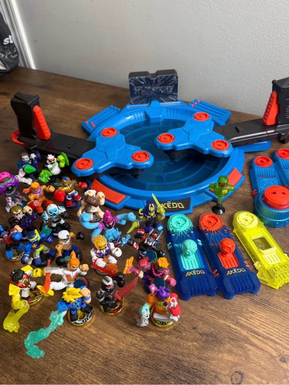 Legends of Akedo Powerstorm Triple Strike Tag Team Arena Toy Lot 21 Figures